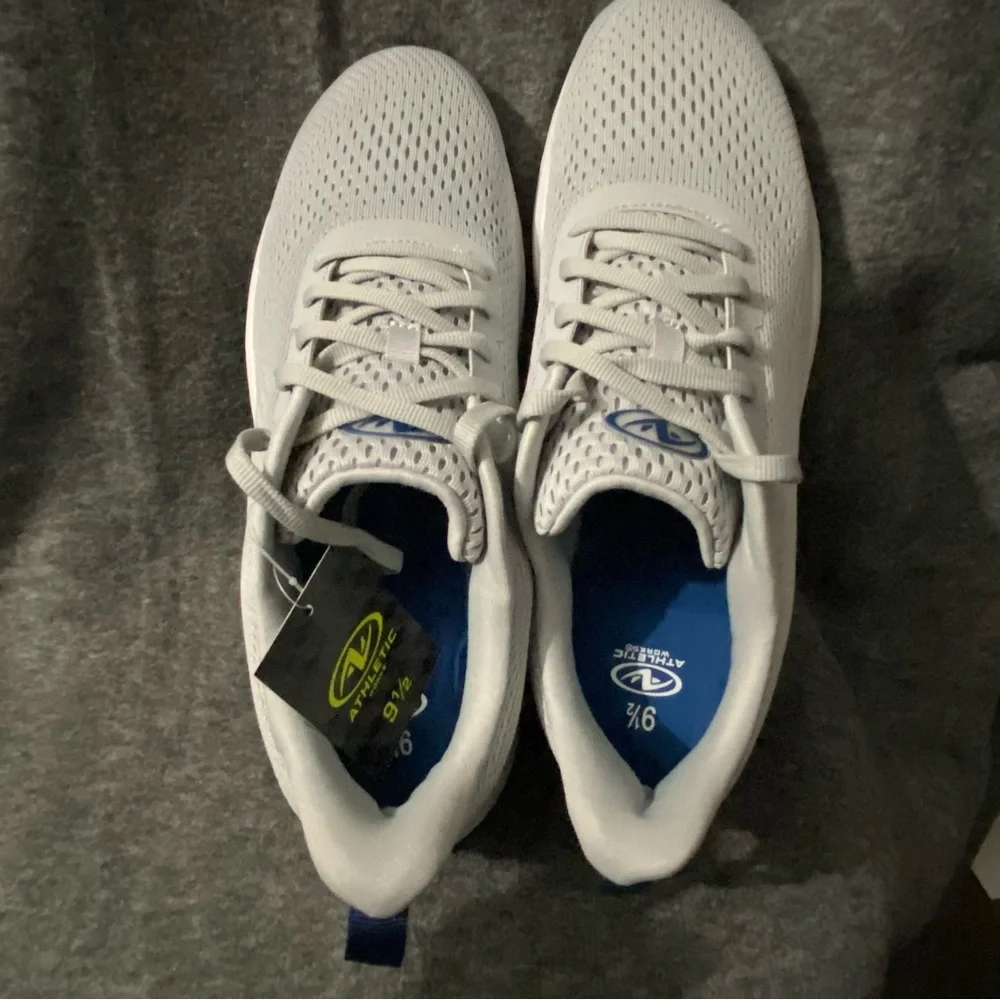 Athletic Works Shoes Mens 9.5‎ Grey Breathable Fabric Upper Lightweight Sneakers